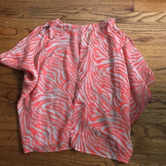 ✨HOST PICK✨ Women’s Coral & Gray Zebra Print Sheer Shirt - Picture 12 of 12
